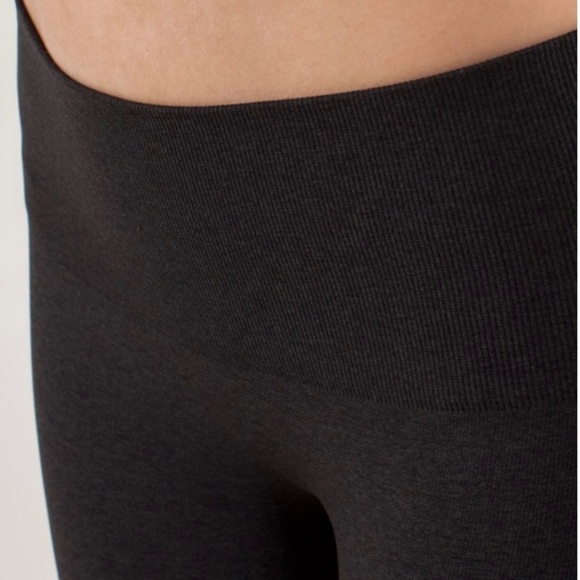 Lululemon Ebb And Flow Crop II
Deep Coal size 4 - Picture 4 of 11